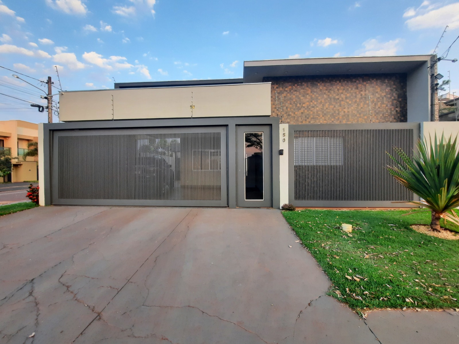 WhatsApp Image 2026 04 17 at 08.04.20 WhatsApp Image 2026 04 17 at 08.04.20